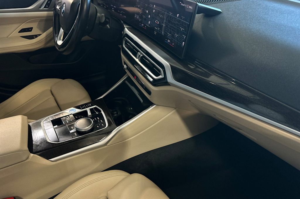 Thumbnail: 2023 BMW i4 - 13