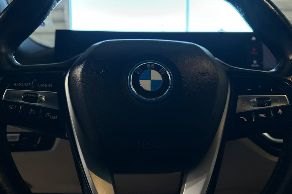 Thumbnail: 2023 BMW i4 - 30