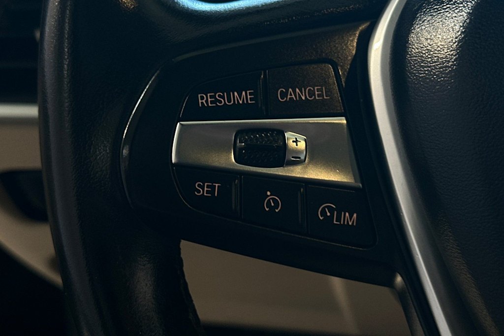 Thumbnail: 2023 BMW i4 - 32