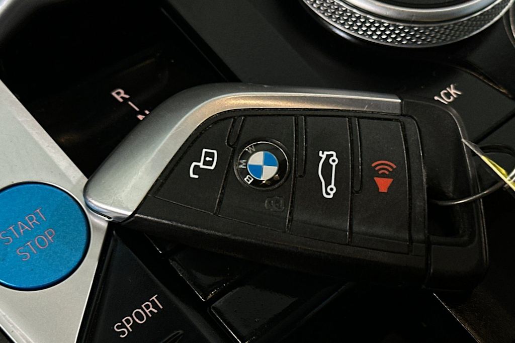 Thumbnail: 2023 BMW i4 - 28