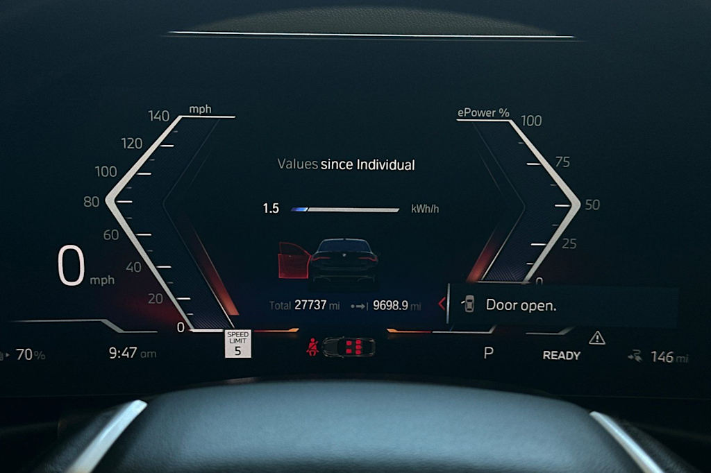 Thumbnail: 2023 BMW i4 - 33