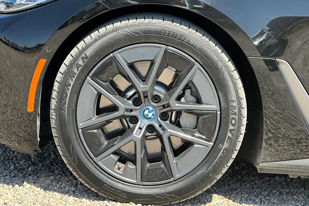 Thumbnail: 2023 BMW i4 - 8