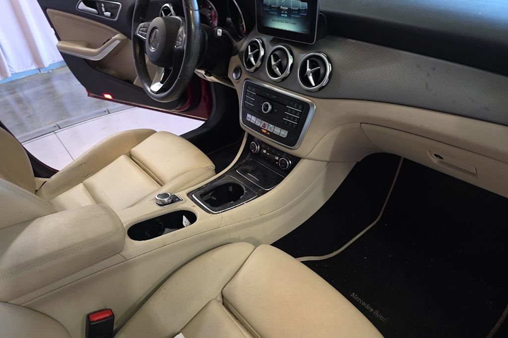 Thumbnail: 2018 Mercedes-Benz GLA - 12