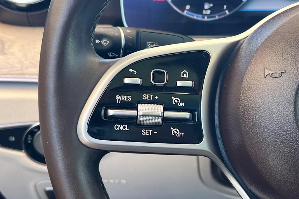 Thumbnail: 2019 Mercedes-Benz E-Class - 33