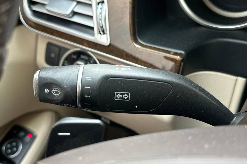 Thumbnail: 2015 Mercedes-Benz E-Class - 31
