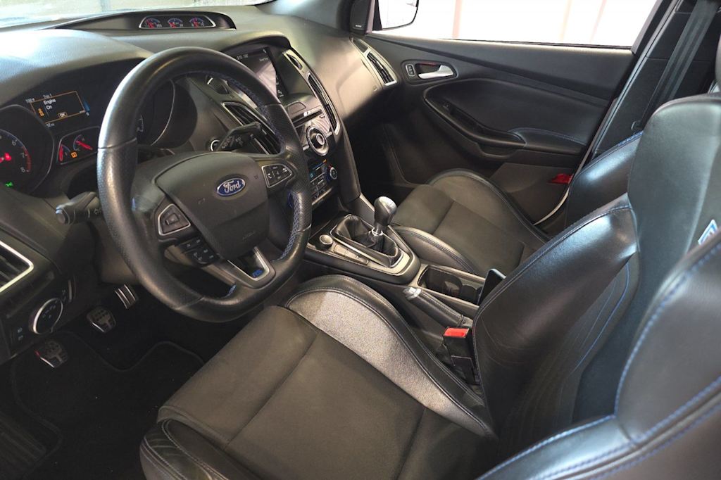 Thumbnail: 2017 Ford Focus - 10