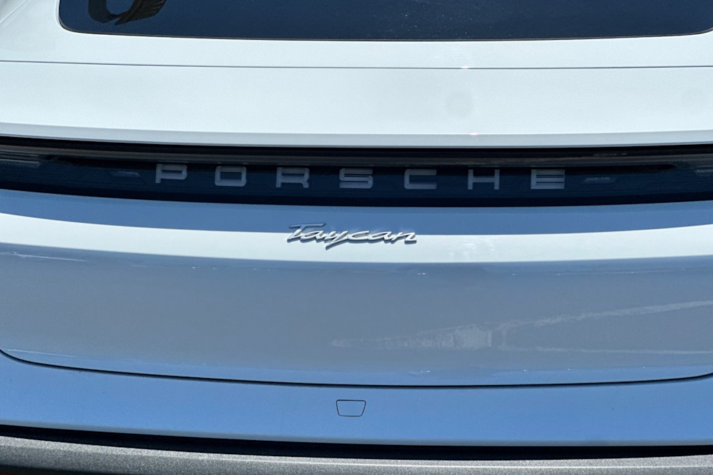 Thumbnail: 2021 Porsche Taycan - 6