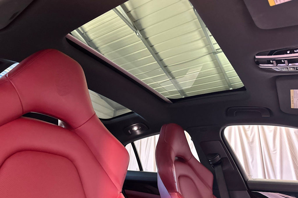 Thumbnail: 2018 Porsche Panamera - 21