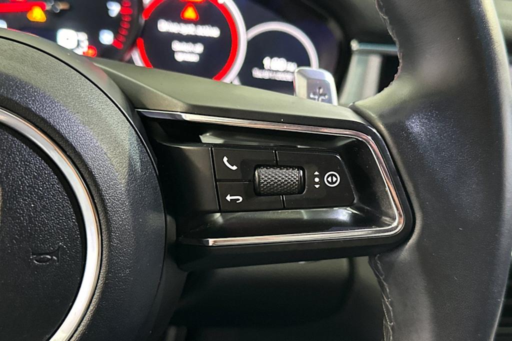 Thumbnail: 2021 Porsche Panamera - 30