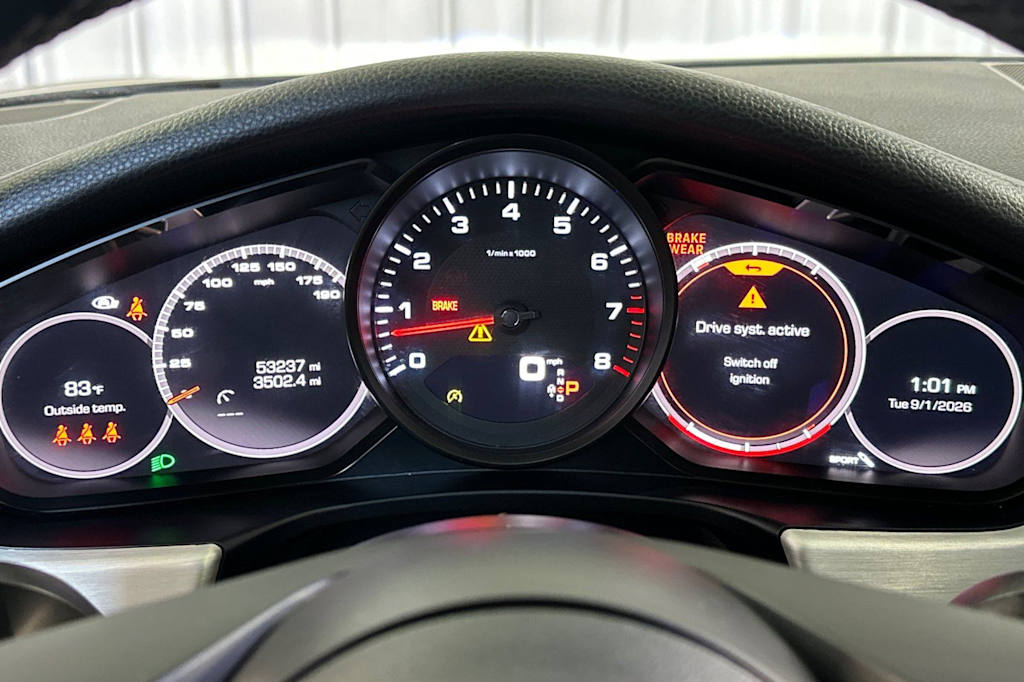 Thumbnail: 2021 Porsche Panamera - 32