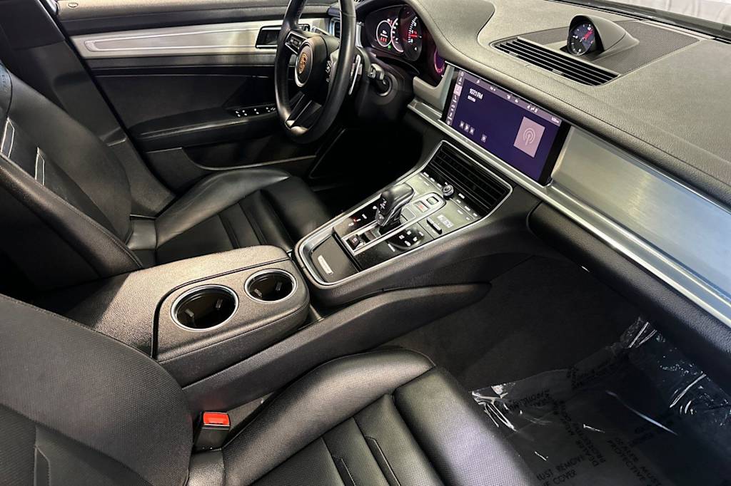Thumbnail: 2021 Porsche Panamera - 12