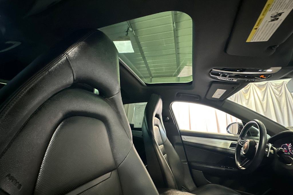 Thumbnail: 2021 Porsche Panamera - 10