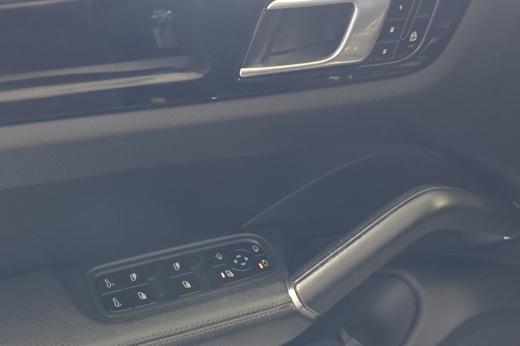 Thumbnail: 2019 Porsche Cayenne - 20