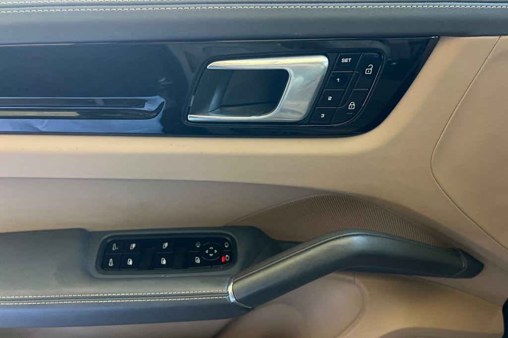 Thumbnail: 2021 Porsche Cayenne - 22