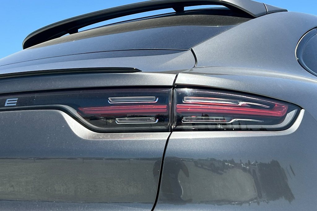 Thumbnail: 2021 Porsche Cayenne - 7