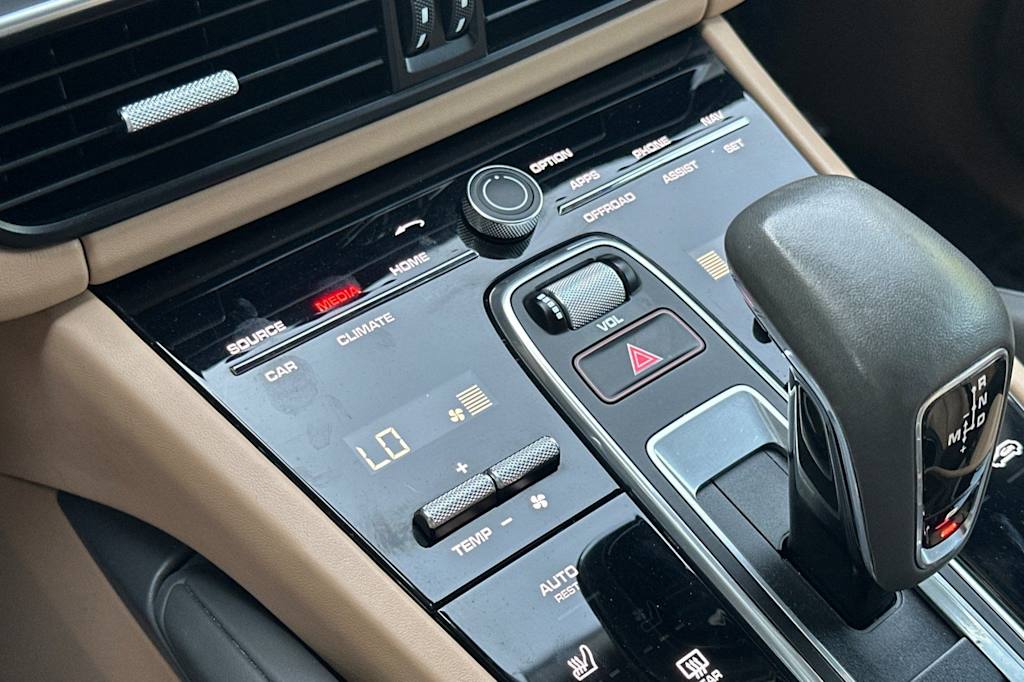 Thumbnail: 2021 Porsche Cayenne - 13
