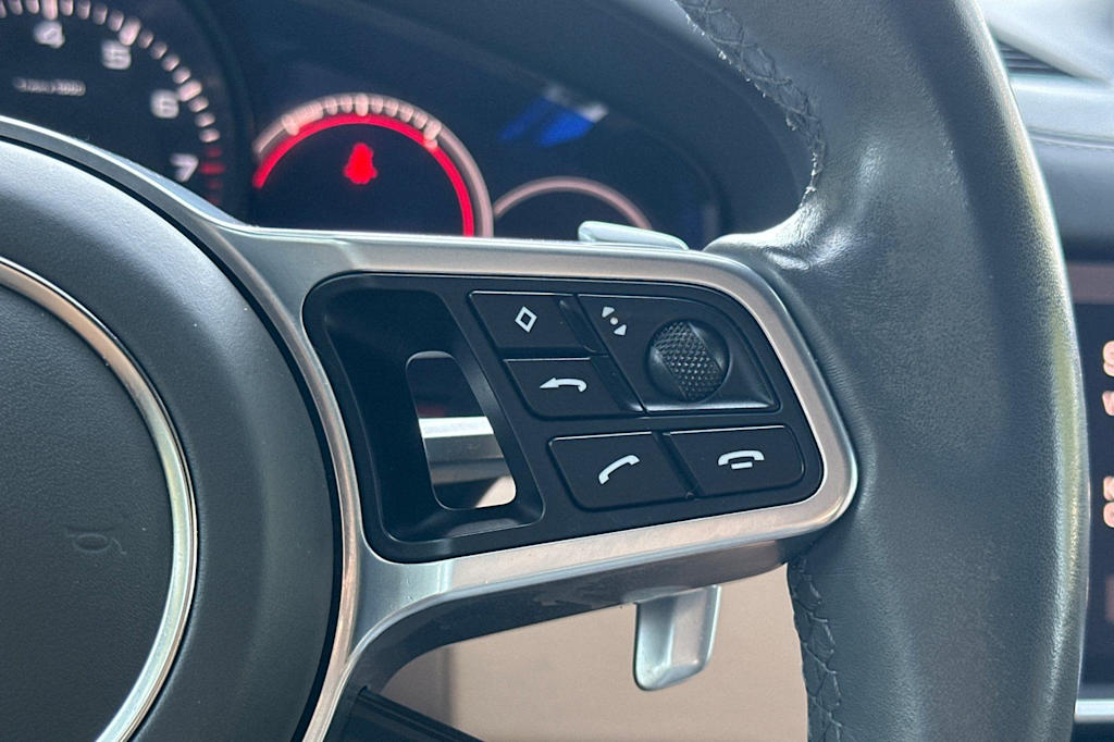 Thumbnail: 2021 Porsche Cayenne - 32