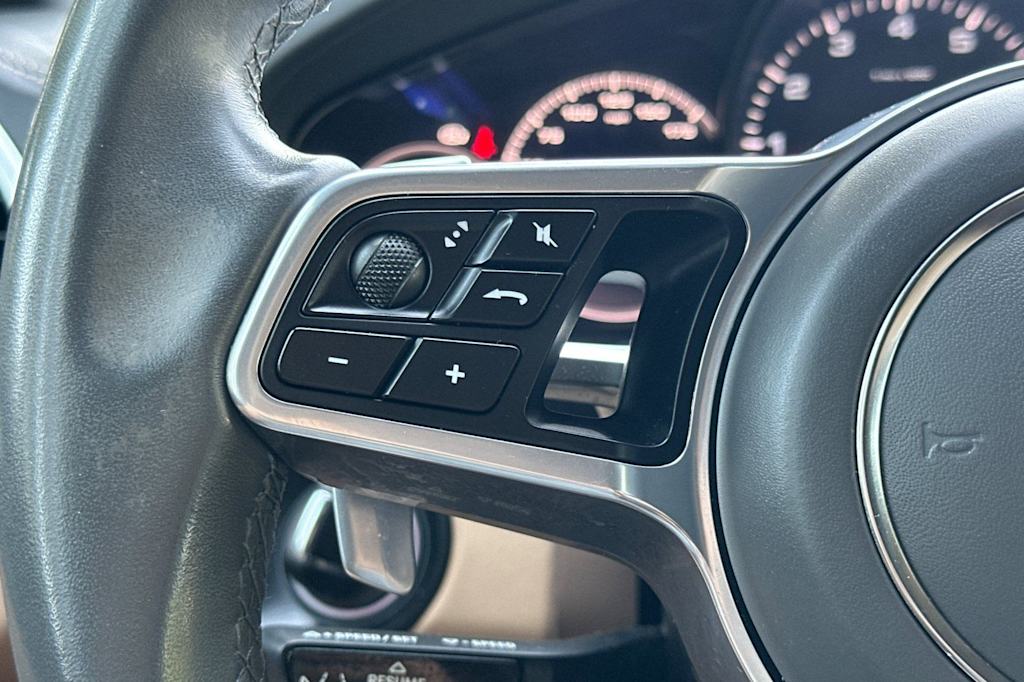 Thumbnail: 2021 Porsche Cayenne - 33