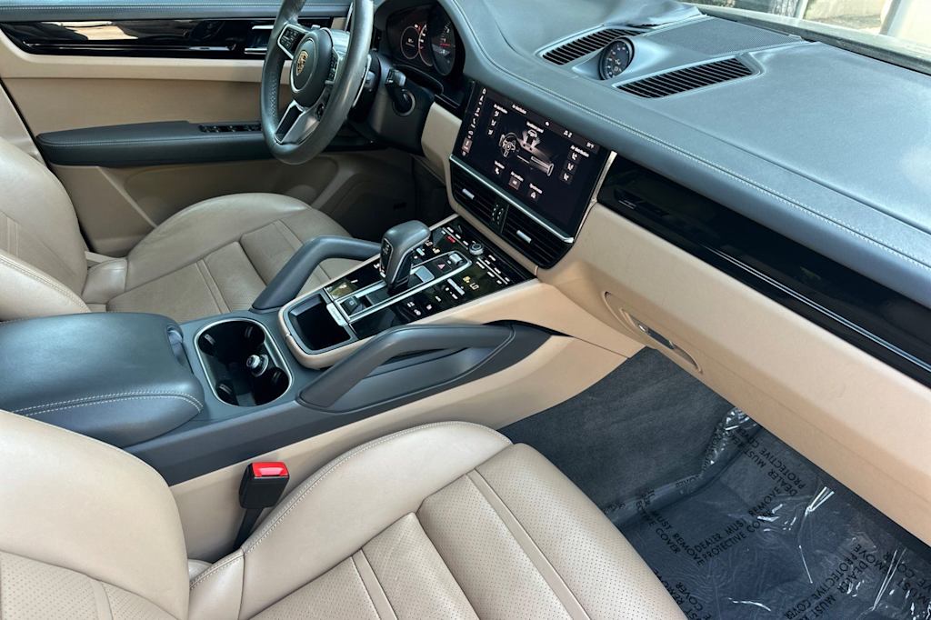 Thumbnail: 2021 Porsche Cayenne - 11