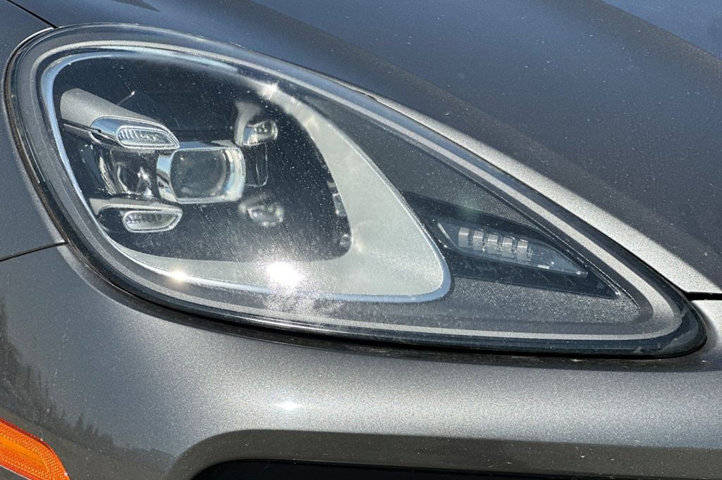 Thumbnail: 2021 Porsche Cayenne - 36