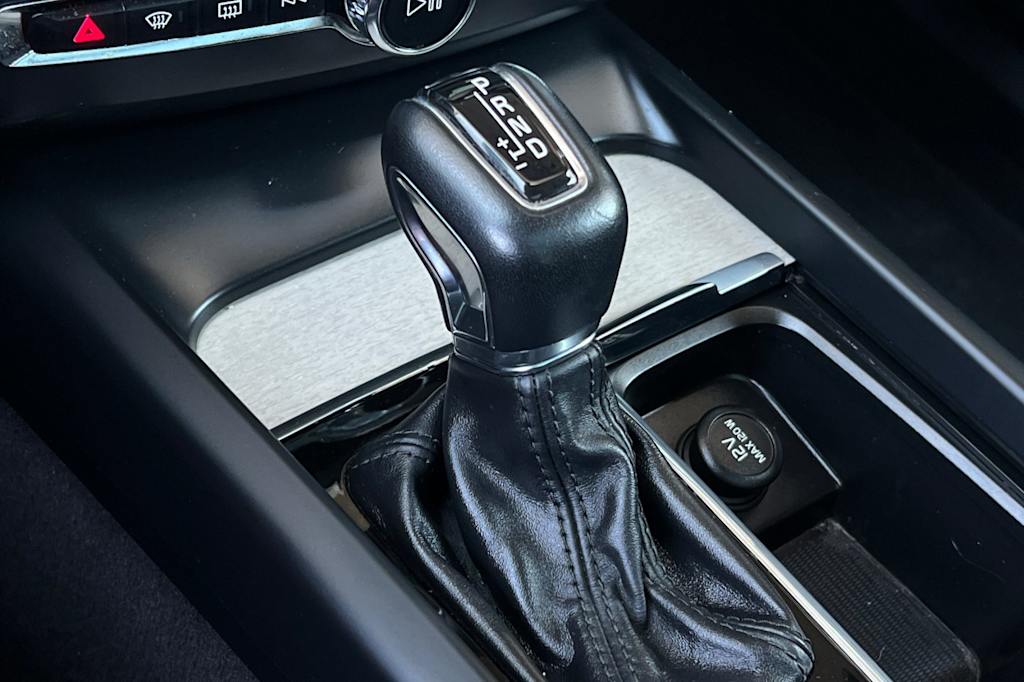 Thumbnail: 2018 Volvo XC60 - 14