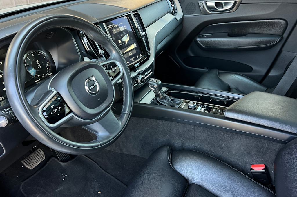 Thumbnail: 2018 Volvo XC60 - 9