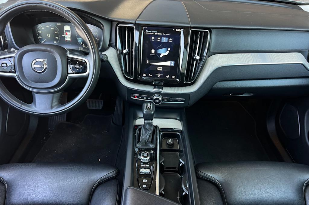 Thumbnail: 2018 Volvo XC60 - 2