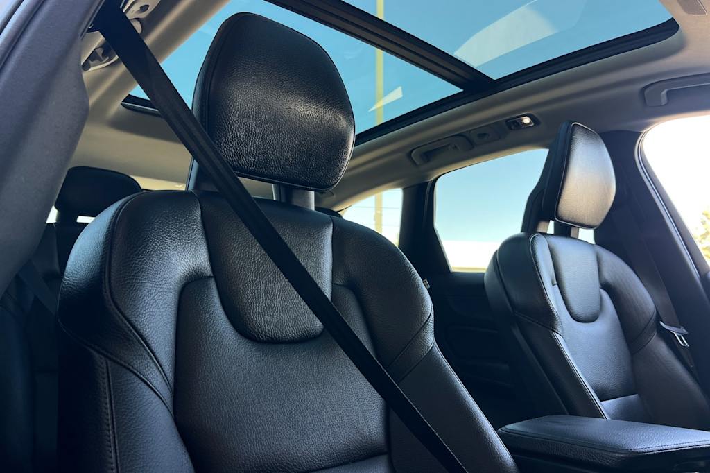 Thumbnail: 2018 Volvo XC60 - 23