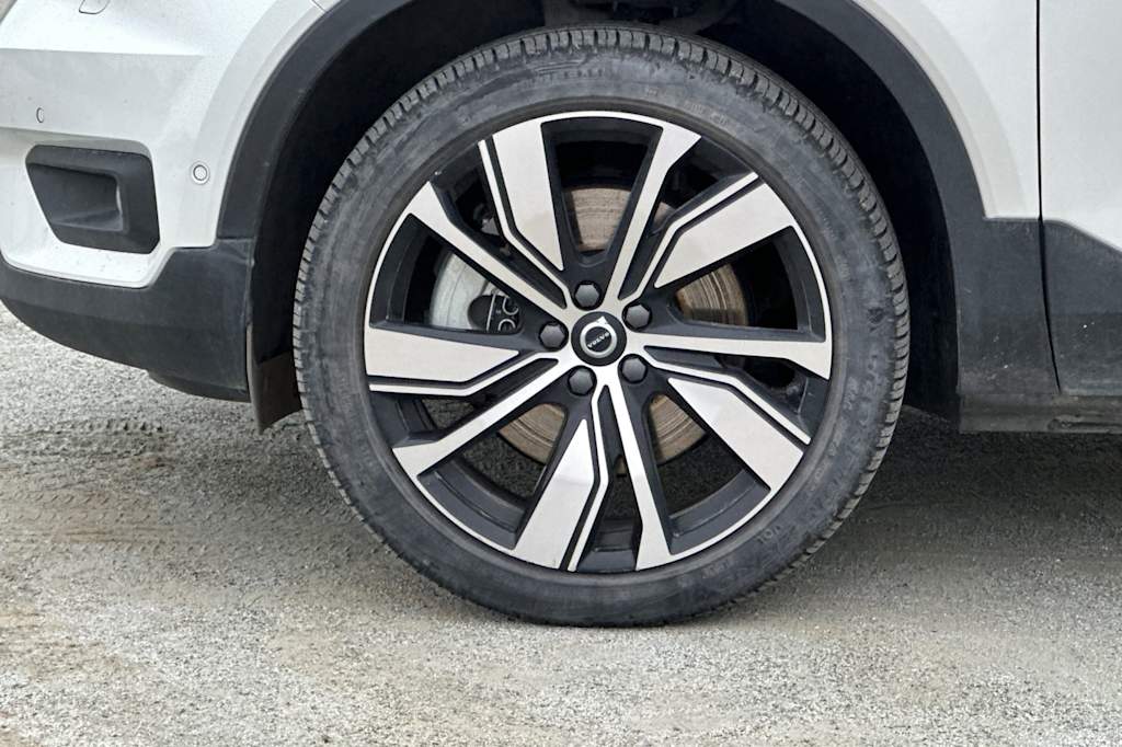 Thumbnail: 2022 Volvo XC40 - 8