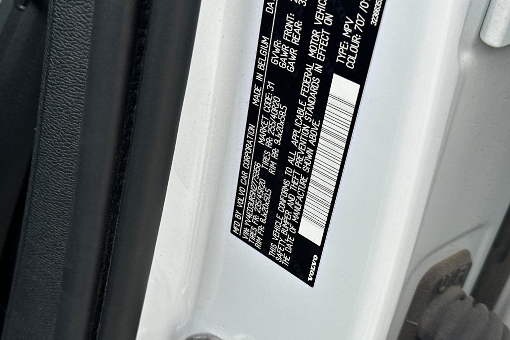 Thumbnail: 2022 Volvo XC40 - 18