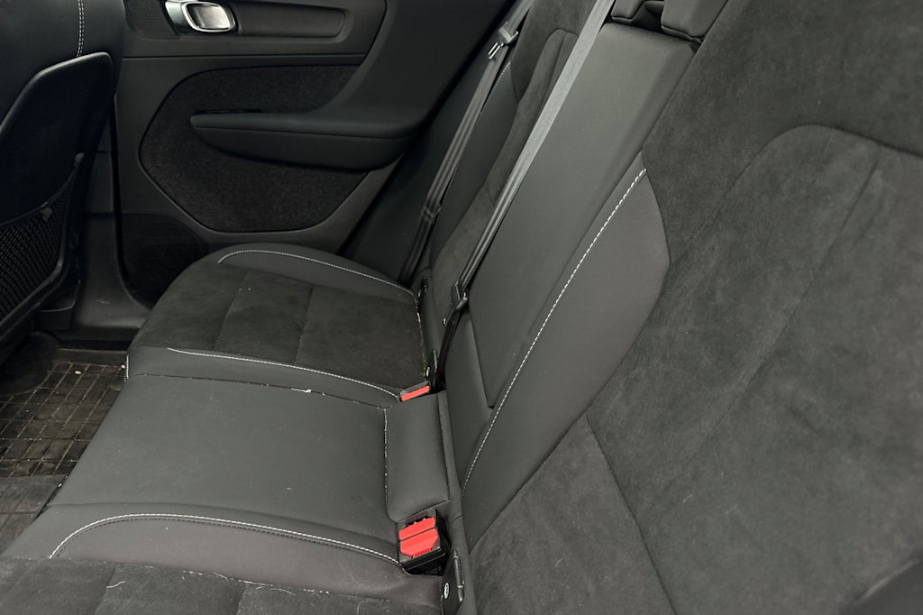 Thumbnail: 2022 Volvo XC40 - 10