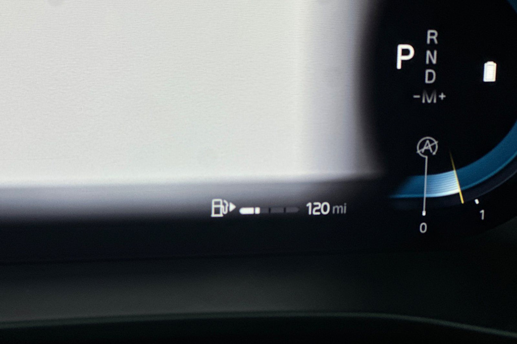 Thumbnail: 2023 Volvo XC40 - 16