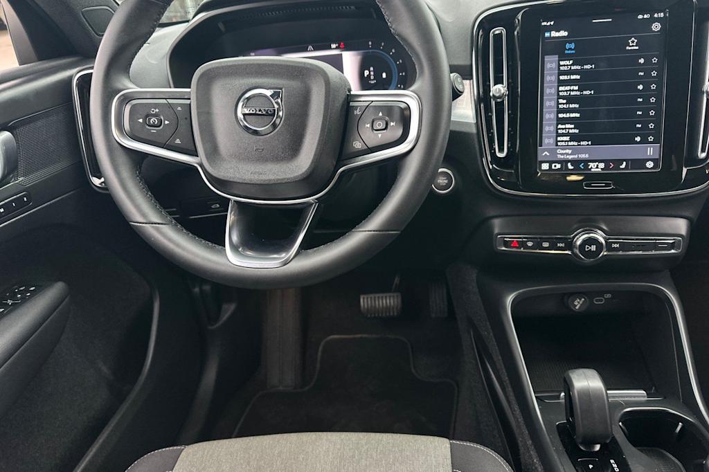 Thumbnail: 2023 Volvo XC40 - 12