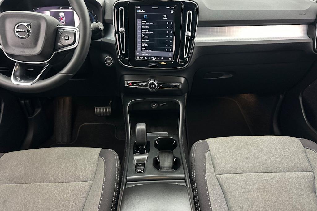 Thumbnail: 2023 Volvo XC40 - 2