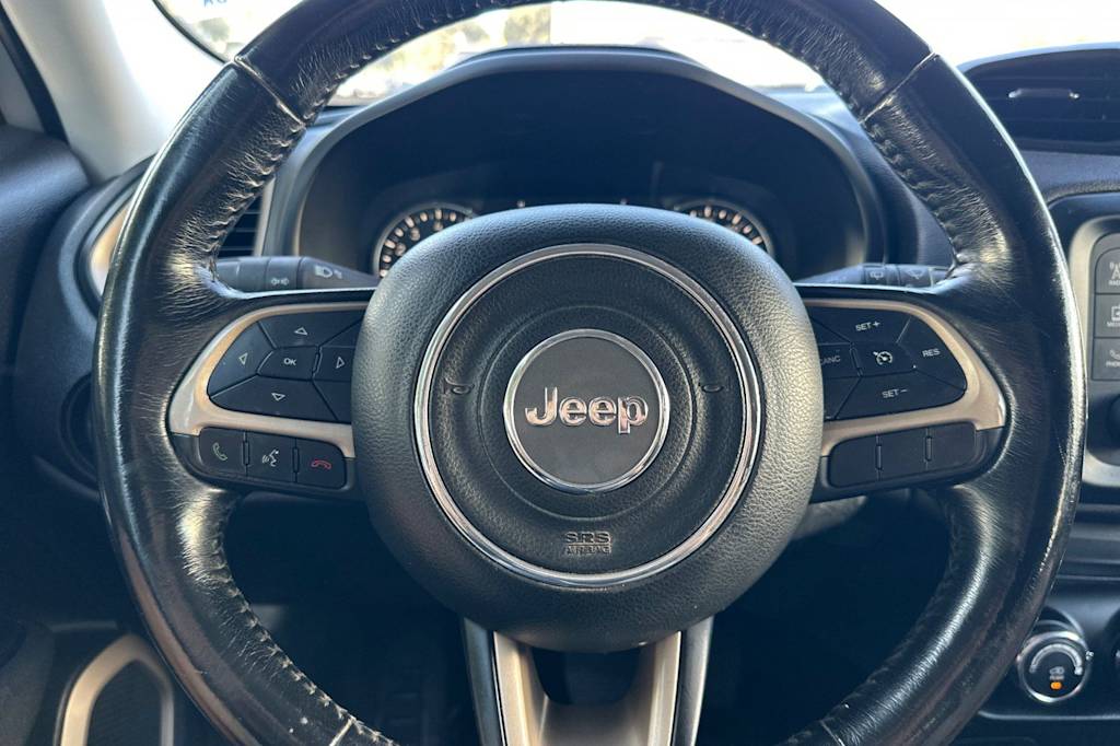 Thumbnail: 2017 Jeep Renegade - 14