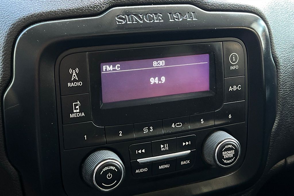 Thumbnail: 2017 Jeep Renegade - 14