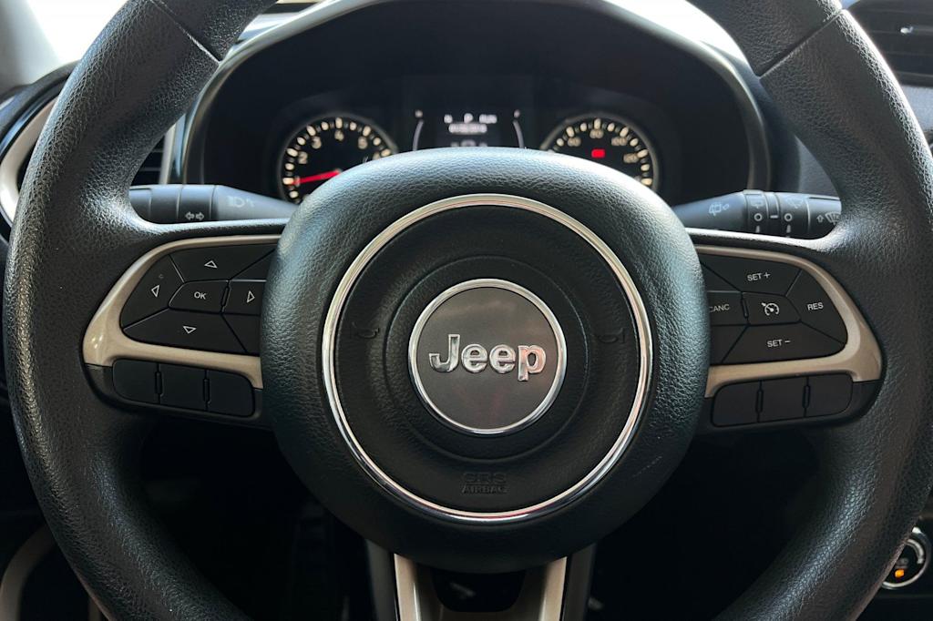 Thumbnail: 2017 Jeep Renegade - 29