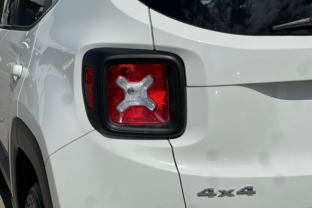 Thumbnail: 2017 Jeep Renegade - 35