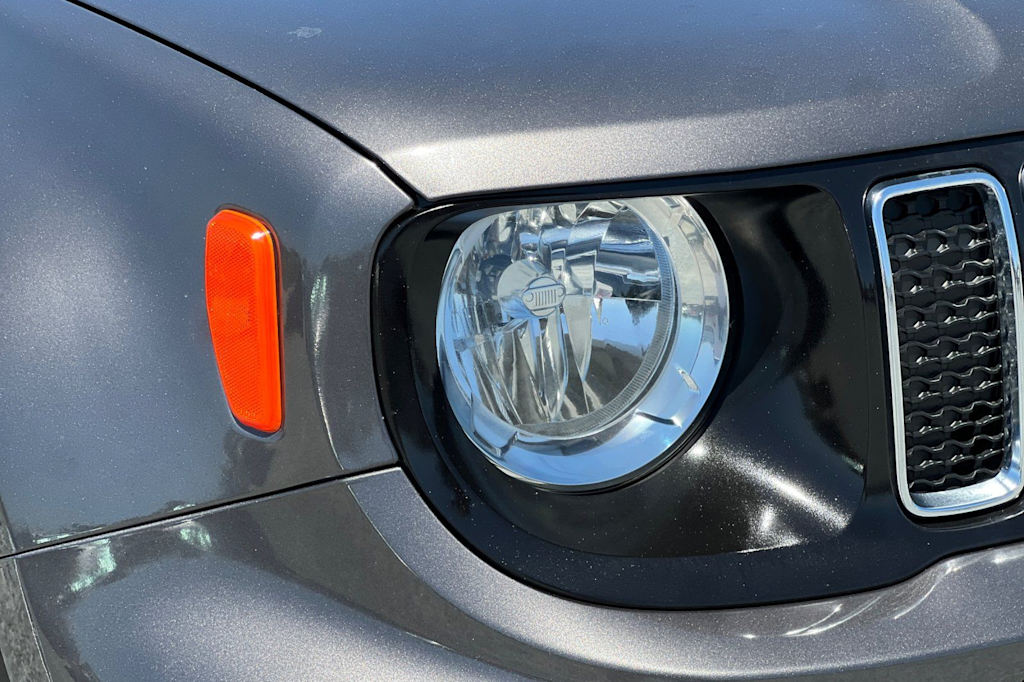 Thumbnail: 2020 Jeep Renegade - 34