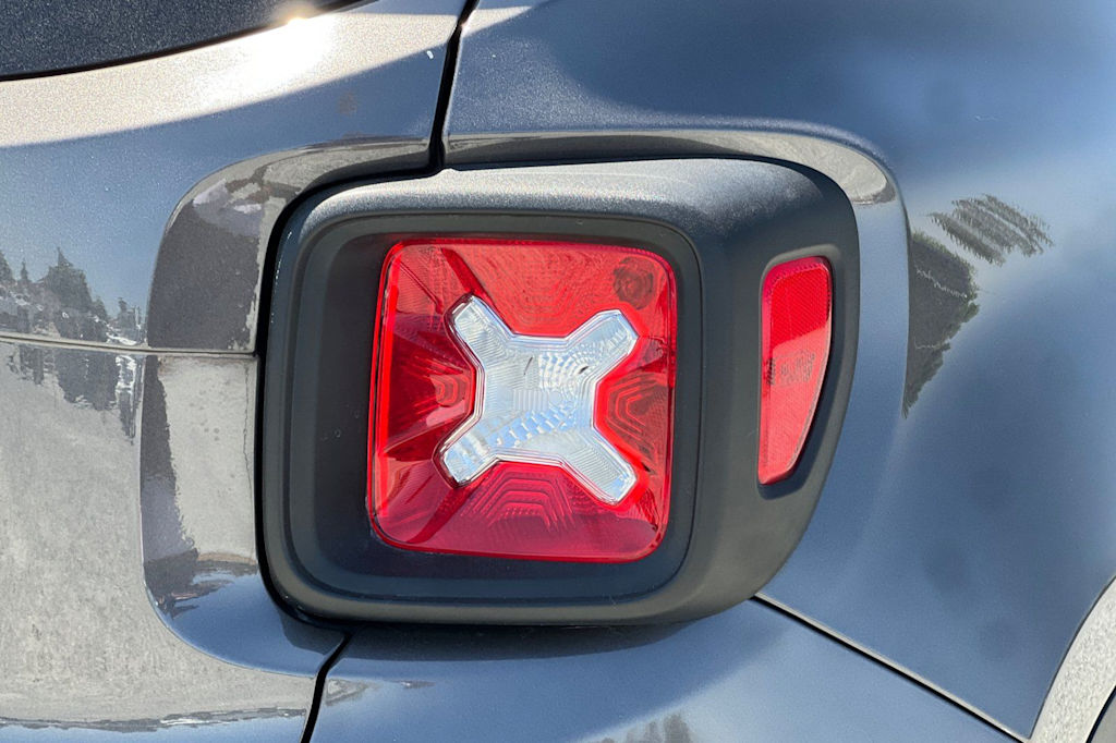 Thumbnail: 2020 Jeep Renegade - 35