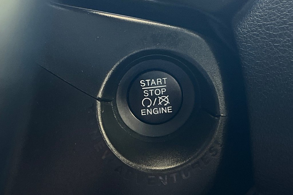 Thumbnail: 2020 Jeep Renegade - 28