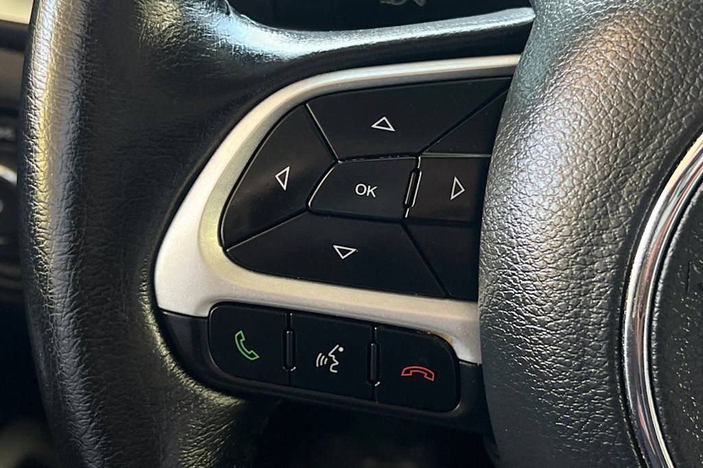 Thumbnail: 2020 Jeep Renegade - 31
