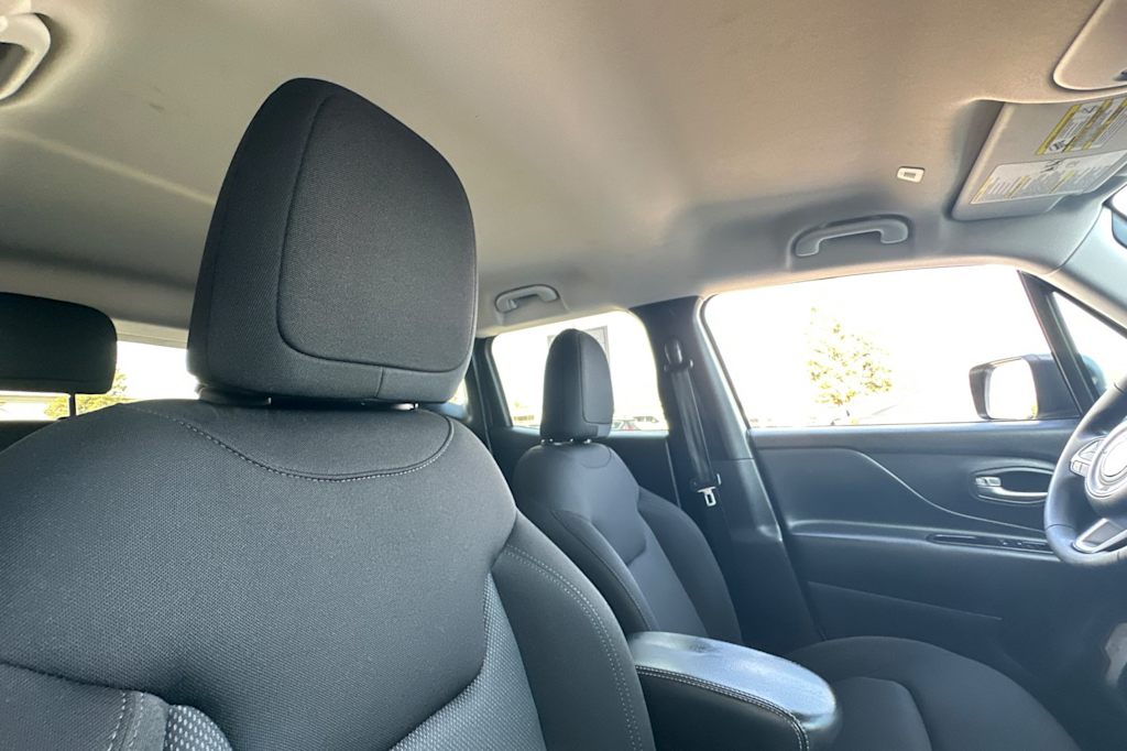Thumbnail: 2023 Jeep Renegade - 10