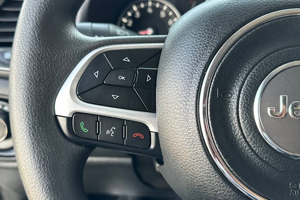 Thumbnail: 2023 Jeep Renegade - 32