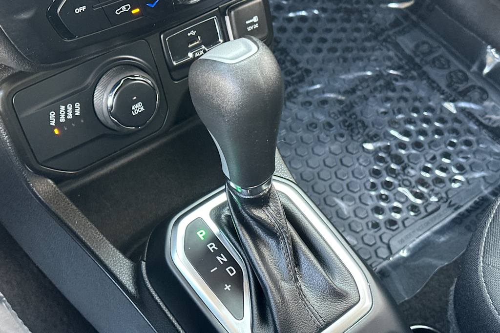 Thumbnail: 2023 Jeep Renegade - 15