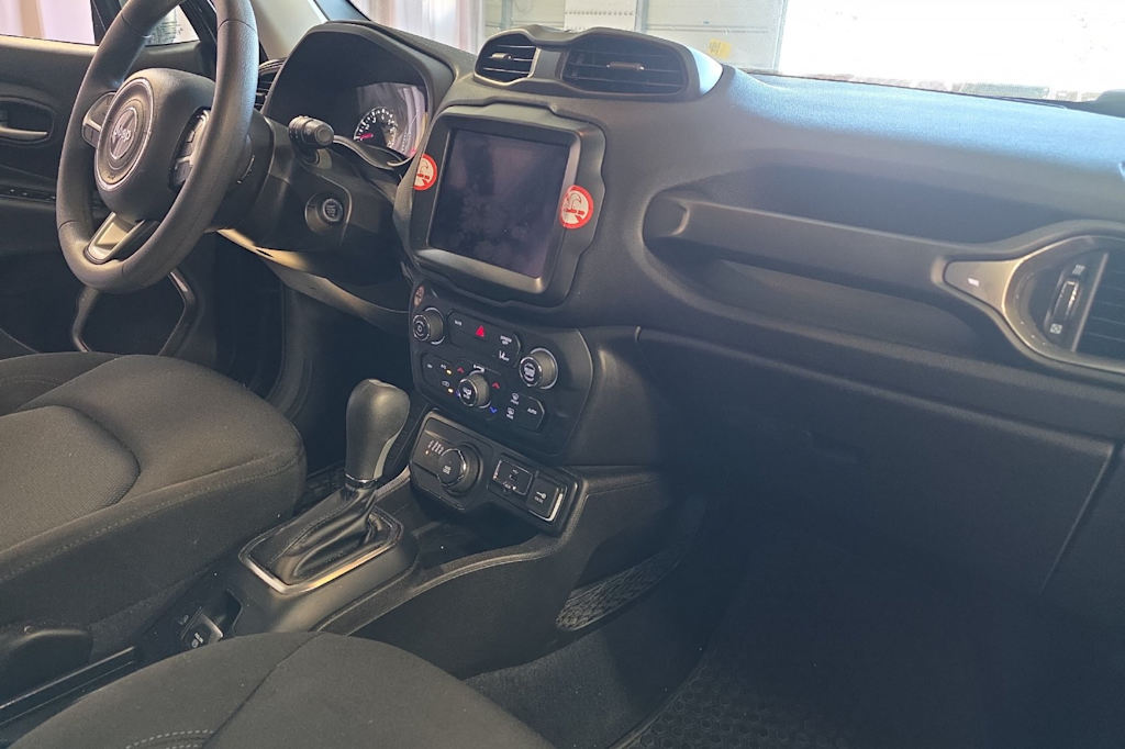 Thumbnail: 2023 Jeep Renegade - 11