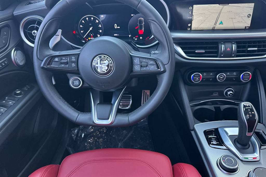 Thumbnail: 2024 Alfa Romeo Stelvio - 12