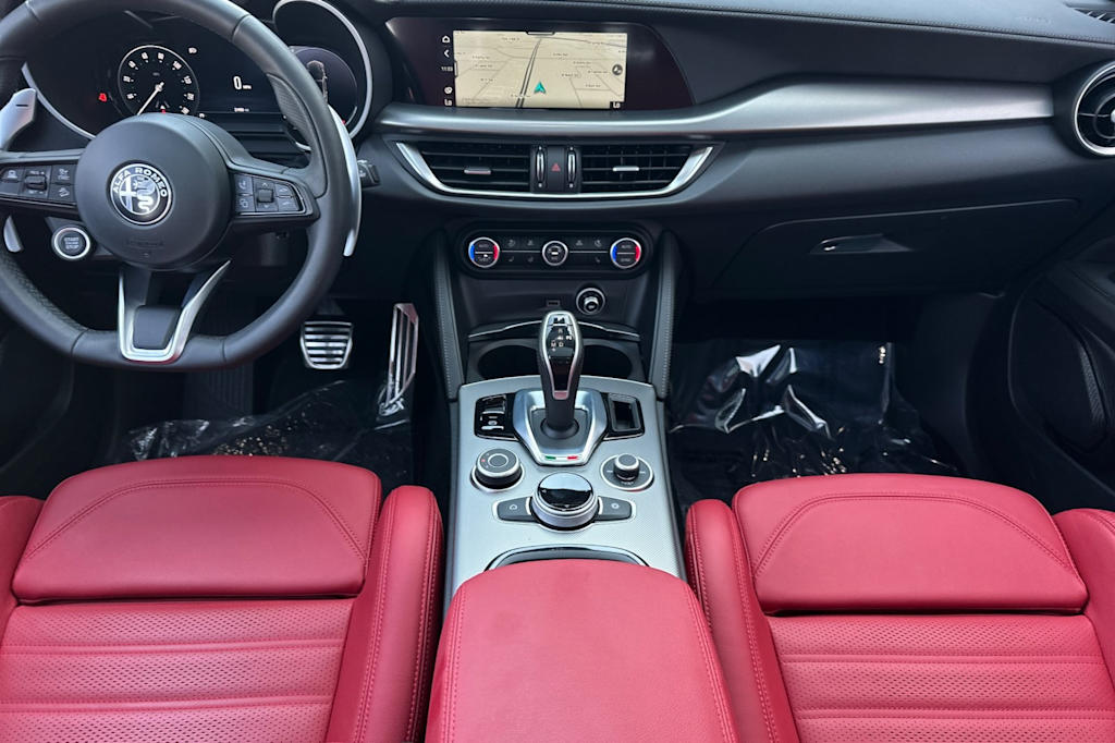 Thumbnail: 2024 Alfa Romeo Stelvio - 2