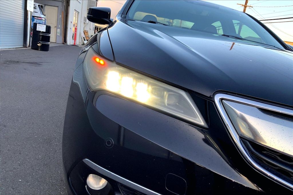 Thumbnail: 2017 Acura TLX - 31