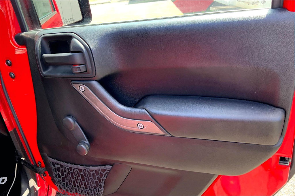 Thumbnail: 2017 Jeep Wrangler - 29